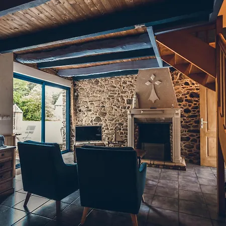 Guest house Domaine De La Suzanne - D'hotes, Roulottes Et Saint-Donan